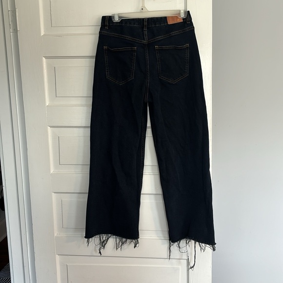 Zara Women's Frayed Hem Ankle Jeans - Picture 4 of 4